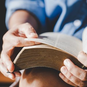 Bibliaiskola képzés – Online